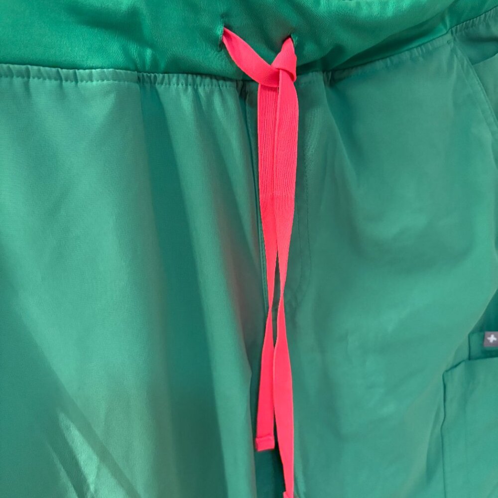 Figs Safety green technical edition Kade scrub pants size Large - Picture 3 of 7